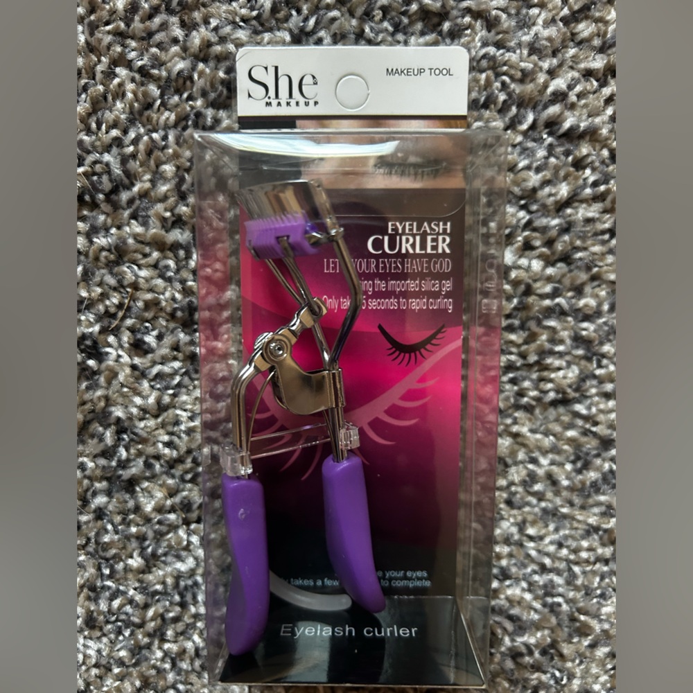 She Eyelash Curler